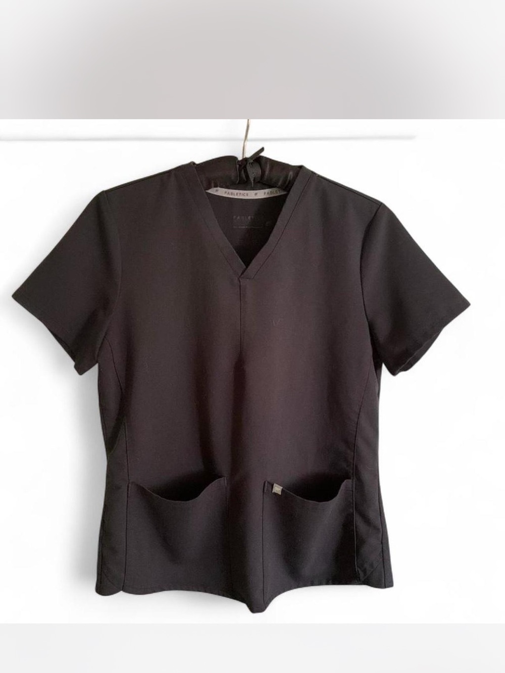 Fabletics Black V-Neck Short Sleeve Scrub Top size S